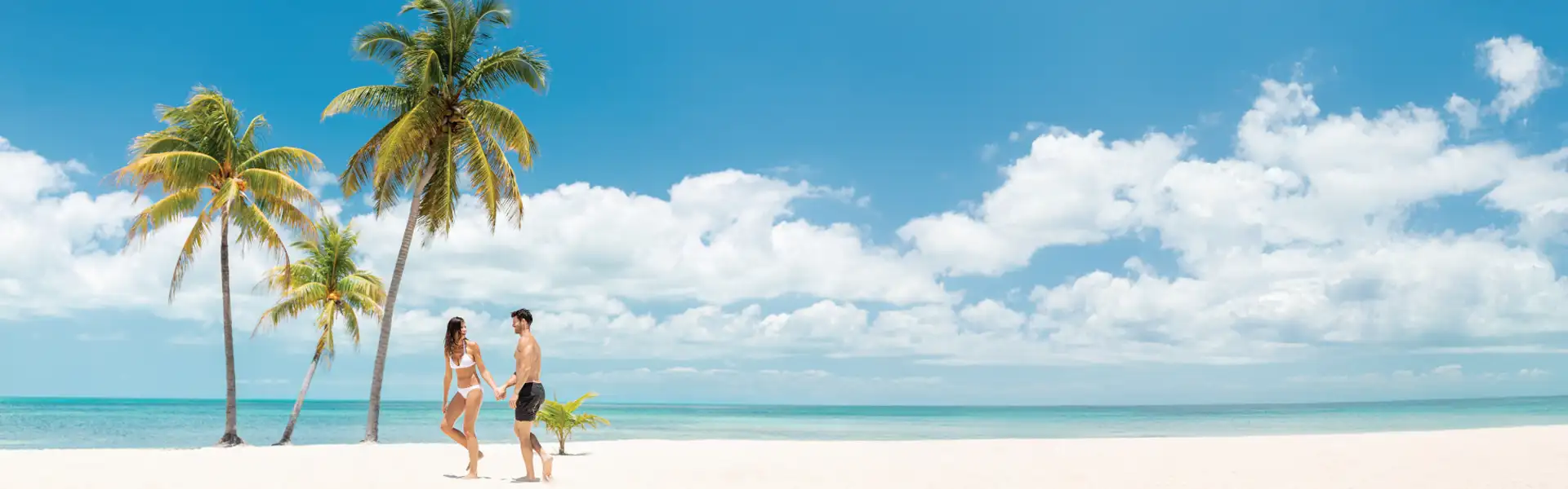 Navigating on board of a private yacht is now possible with Windstar Cruises!