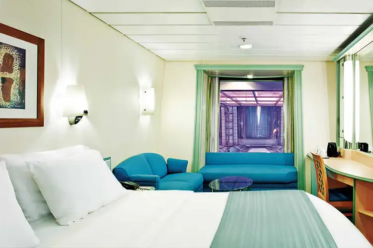 CP Connecting rooms with Promenade view