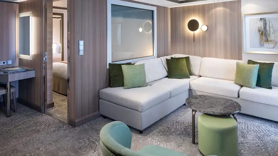 Horizon Suite celebrity-cruises-celebrity-silhouette-horizon-suite.webp