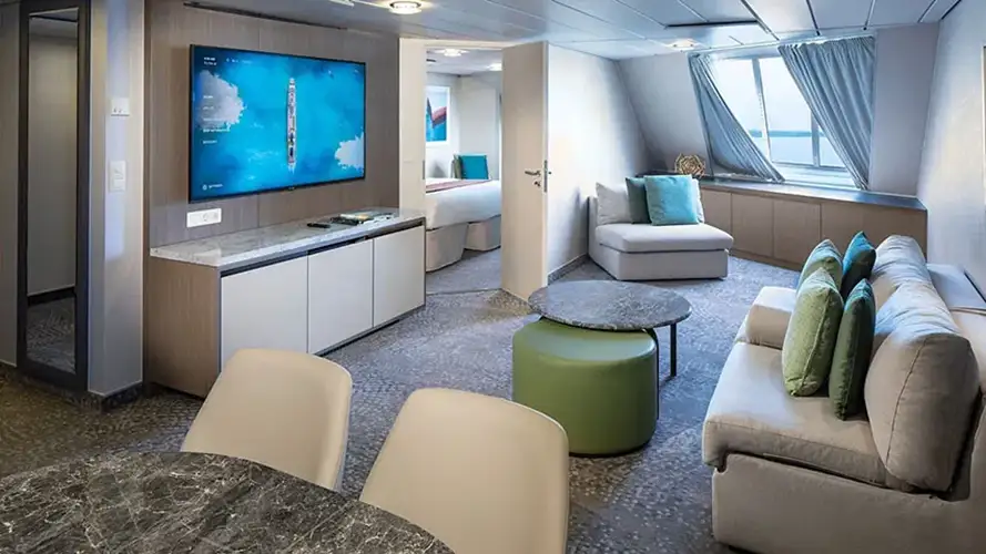 Sunset Suite celebrity-cruises-celebrity-silhouette-sunset-suite.webp