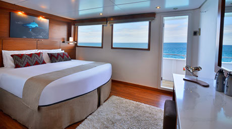 celebrity-cruises-celebrity-xploration-eov