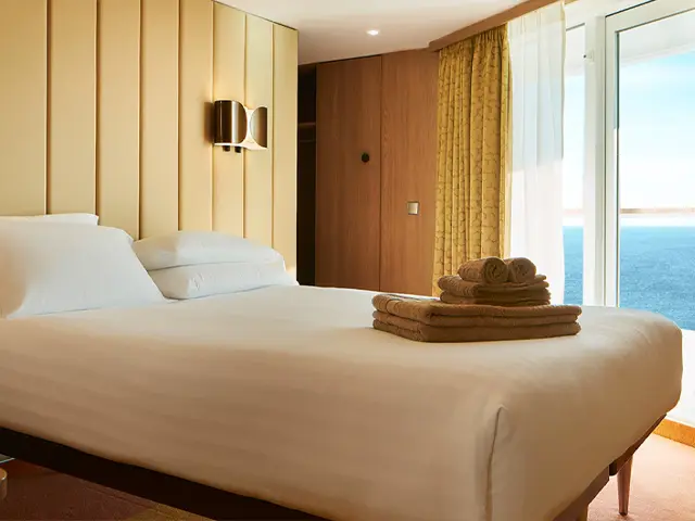 Suite costa-crociere-costa-smeralda-suite.webp