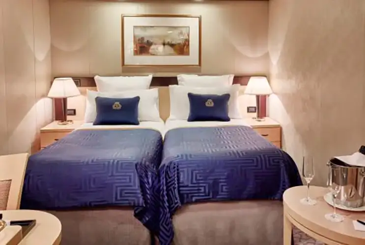 Standard Inside cunard-queen-victoria-interna.webp