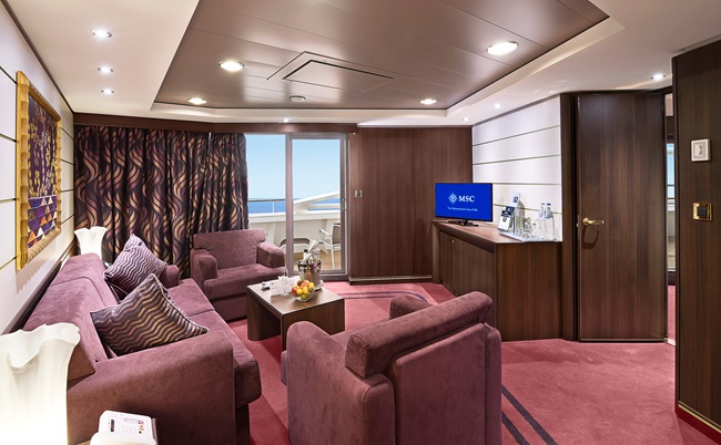 Yacht Club Royal Suite msc-crociere-msc-fantasia-yc-royal-suite