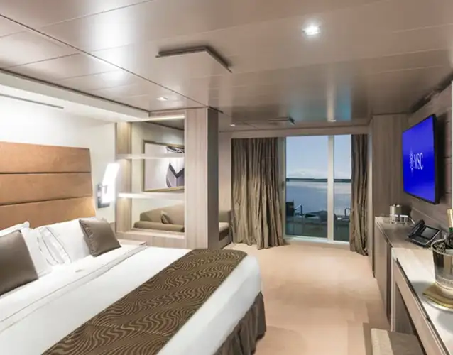 Yacht Club Deluxe Suite msc-crociere-msc-seaside-yc-deluxe-suite.webp