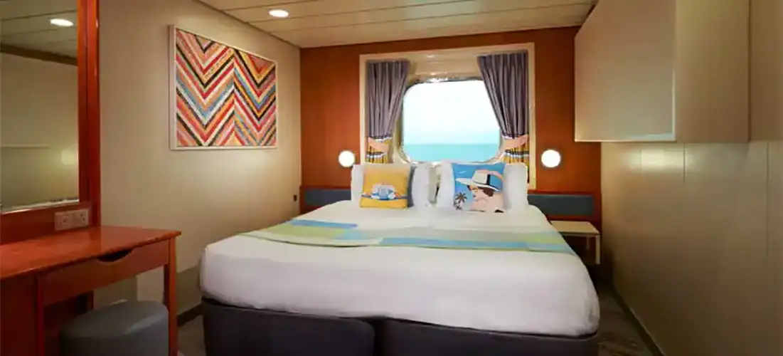 Cabina familiare esterna norwegian-cruise-line-norwegian-dawn-esterna.webp