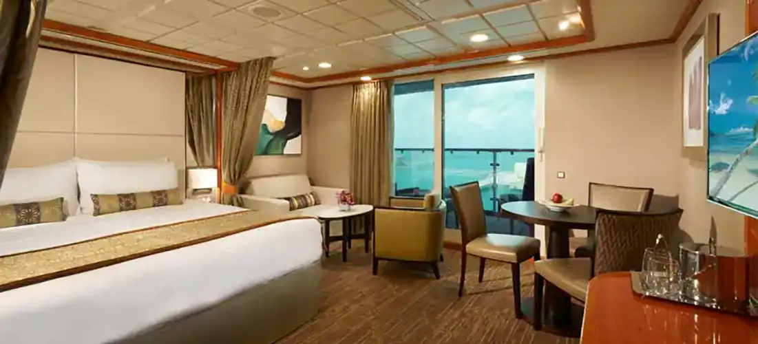 Penthouse a poppa con ampio balcone norwegian-cruise-line-norwegian-dawn-suite-sm-sn.webp