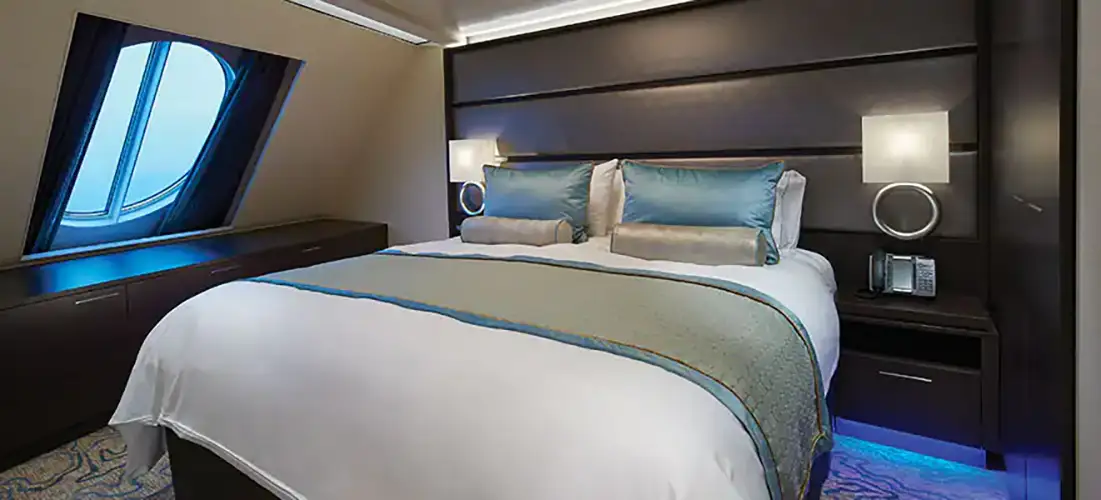 The haven forward-facing penthouse with balcony norwegian-cruise-line-norwegian-escape-hg.webp