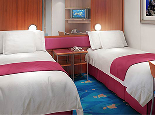 Family inside norwegian-cruise-line-norwegian-pearl-i1-ia-ib-ie-ic-id-if-foto-01