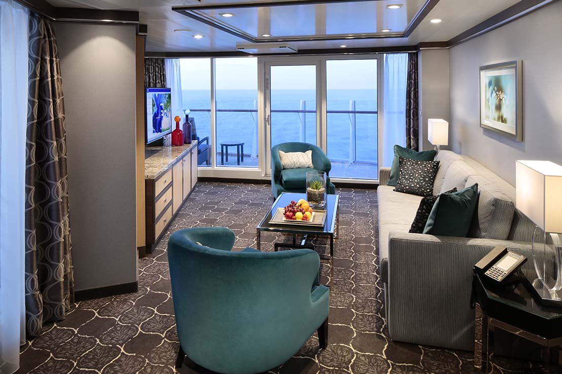 royal-caribbean-harmony-of-the-seas-aqua-theatre-suite-a3