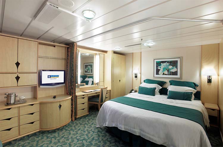 royal-caribbean-independence-of-the-seas-fi-foto-01