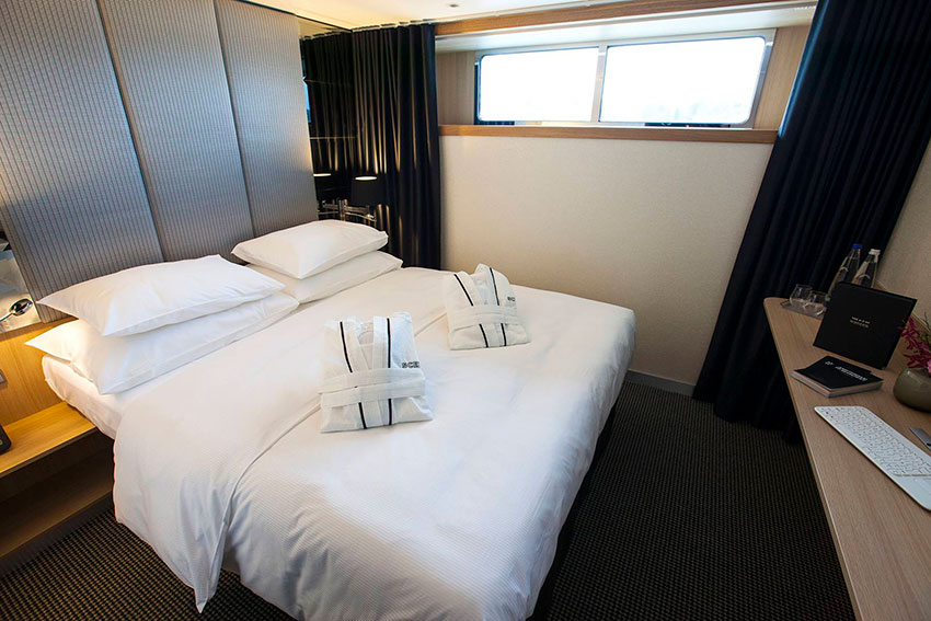 Single Balcony Suite scenic-scenic-diamond-standard-suite
