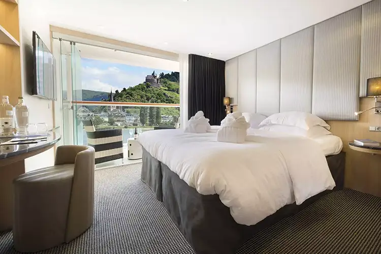 Balcony Suite Diamond Deck scenic-scenic-sapphire-balcony-suite.webp