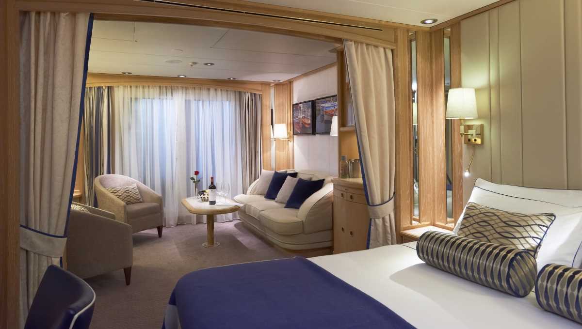 Balcony Suite windstar-cruises-star-legend-bs